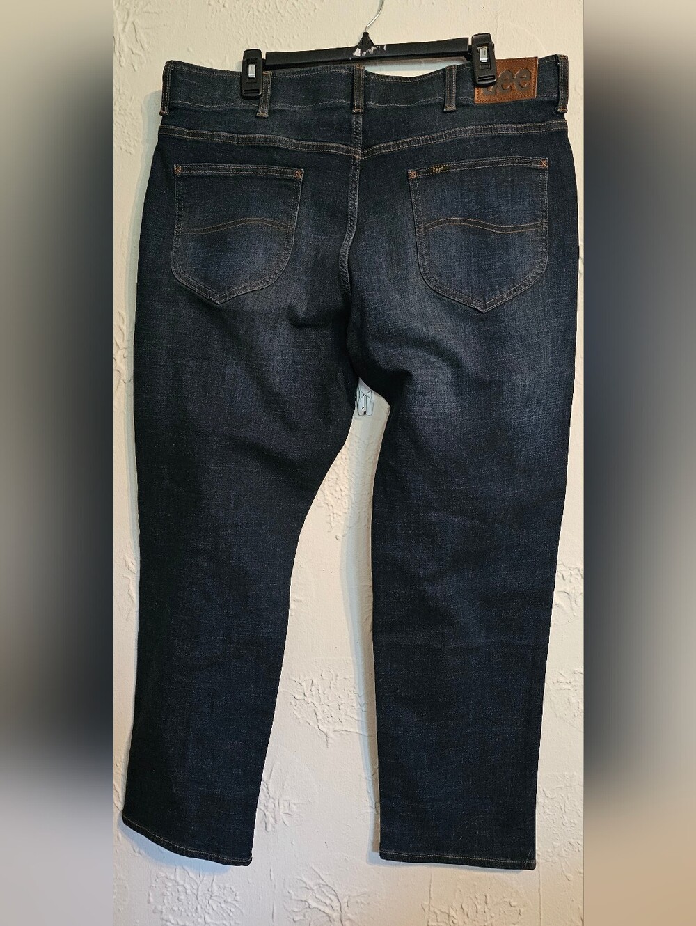NWT LEE 38x30 Mens Extreme Motion Jeans Bllue Relaxed Straight Fit - Picture 2 of 7